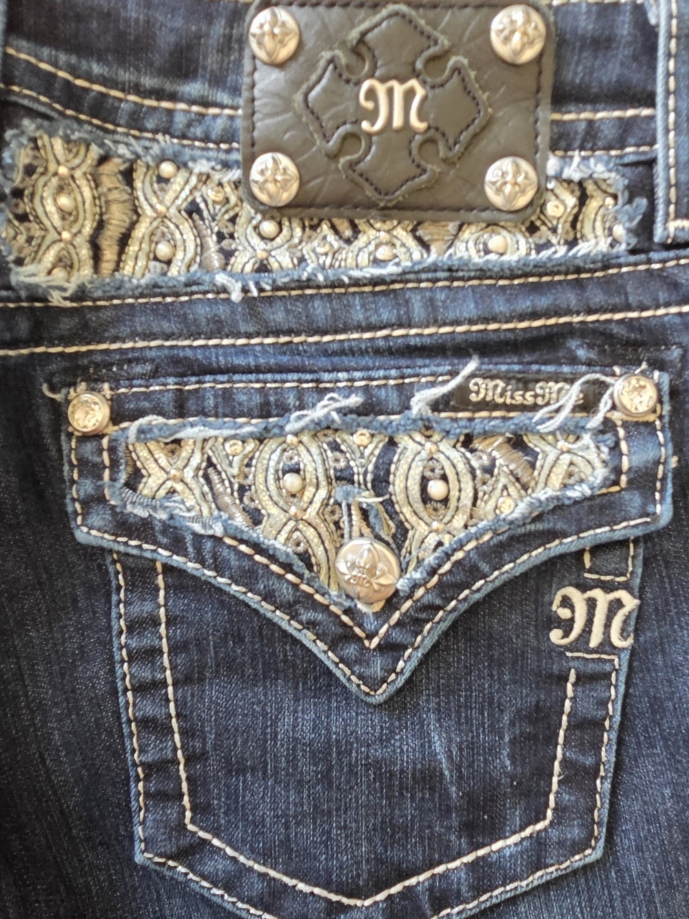 Miss Me JP8189B Dark Wash Signature Bootcut Thick Stitch Bling Jeans Size 31 34